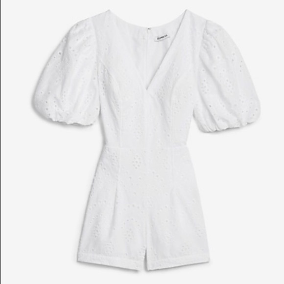 NWT Express Eyelet Embroidered Puff Sleeve Romper White - Picture 1 of 5